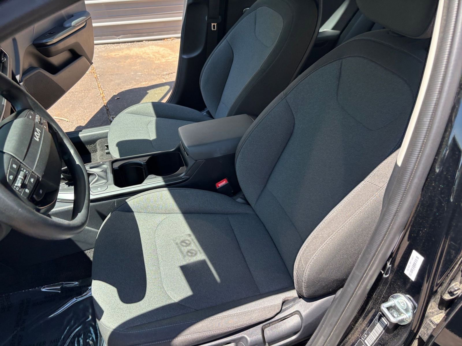 Used 2025 Kia K4 FWD image 32