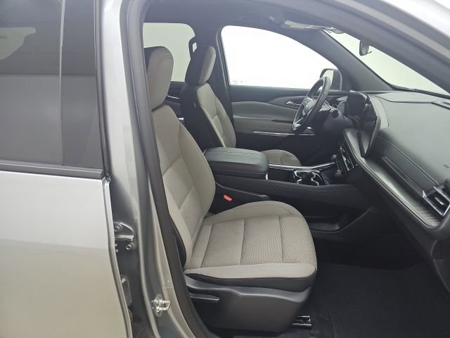 Used 2025 Chevrolet Traverse LT FWD image 24