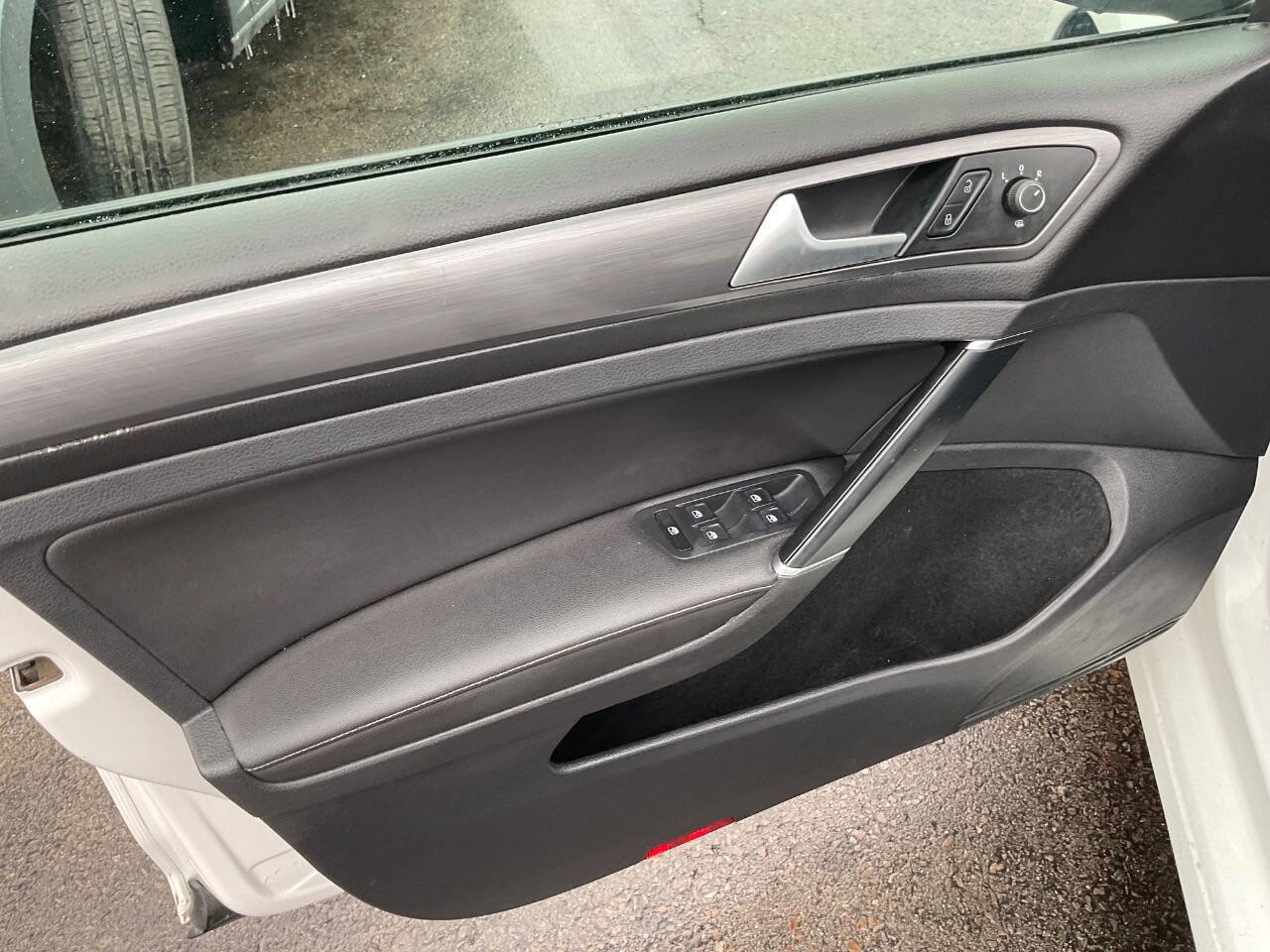 Used 2021 Volkswagen Golf 4-Door image 21