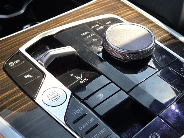 Used 2023 BMW X7 xDrive40i w/ Premium Package image 21