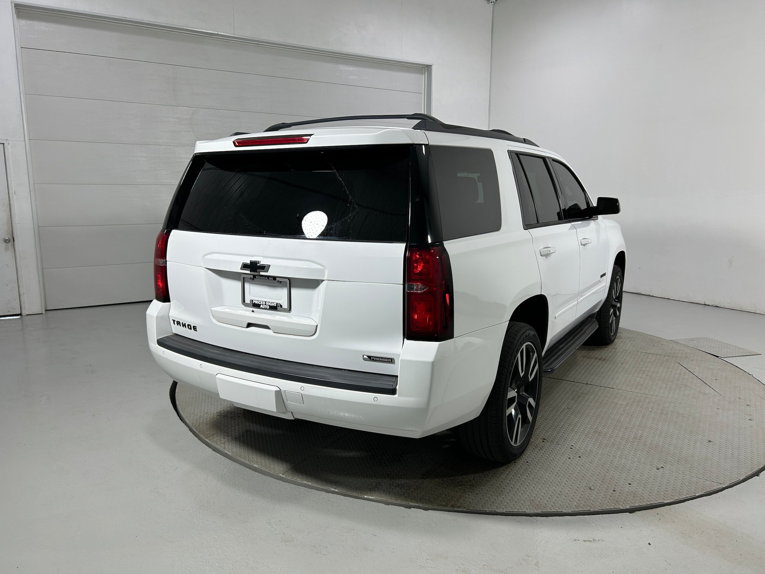 Used 2018 Chevrolet Tahoe Premier AWD/4WD image 41