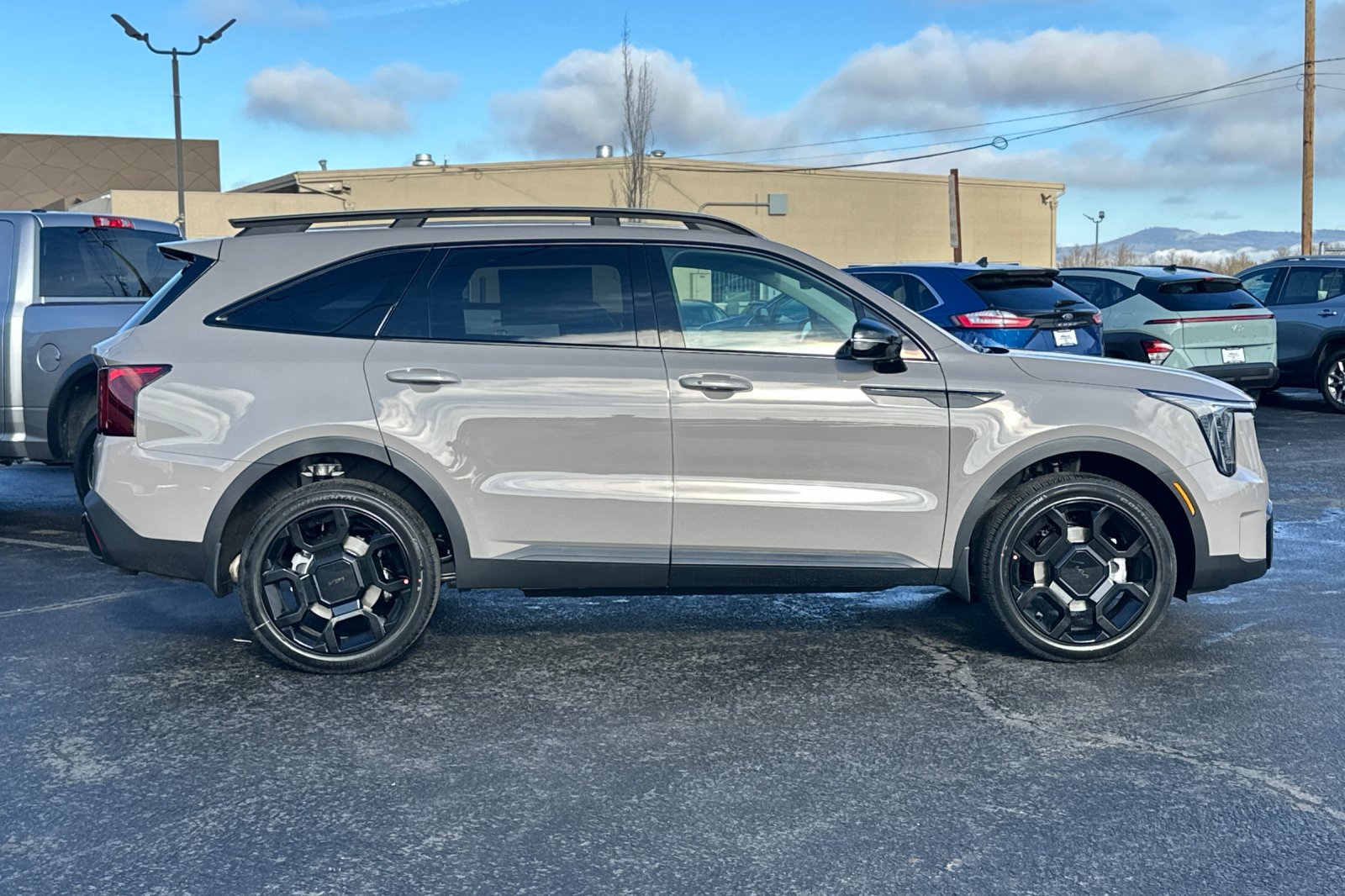 New 2026 Kia Sorento X-Line EX image 3