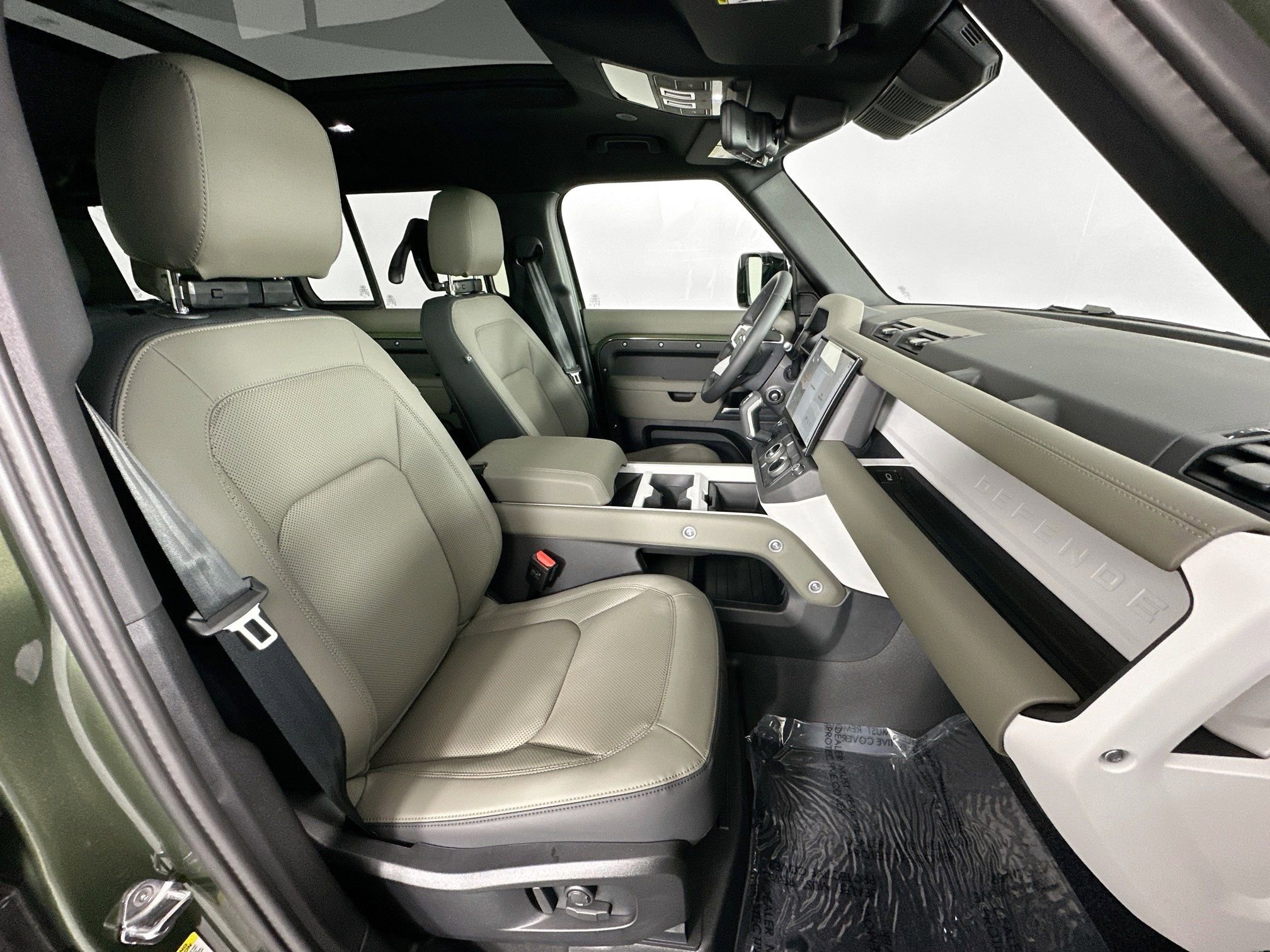 Used 2026 Land Rover Defender 110 X-Dynamic SE image 26