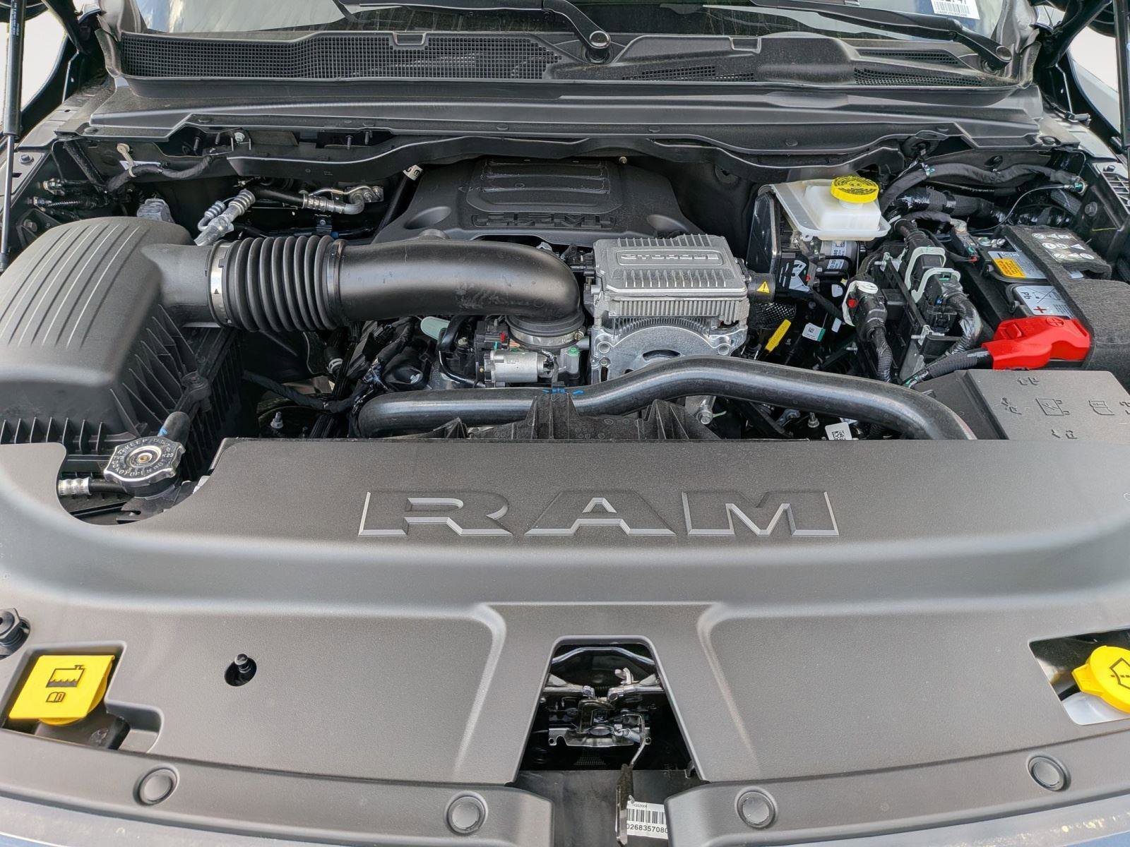 New 2026 RAM 1500 Laramie AWD/4WD image 39