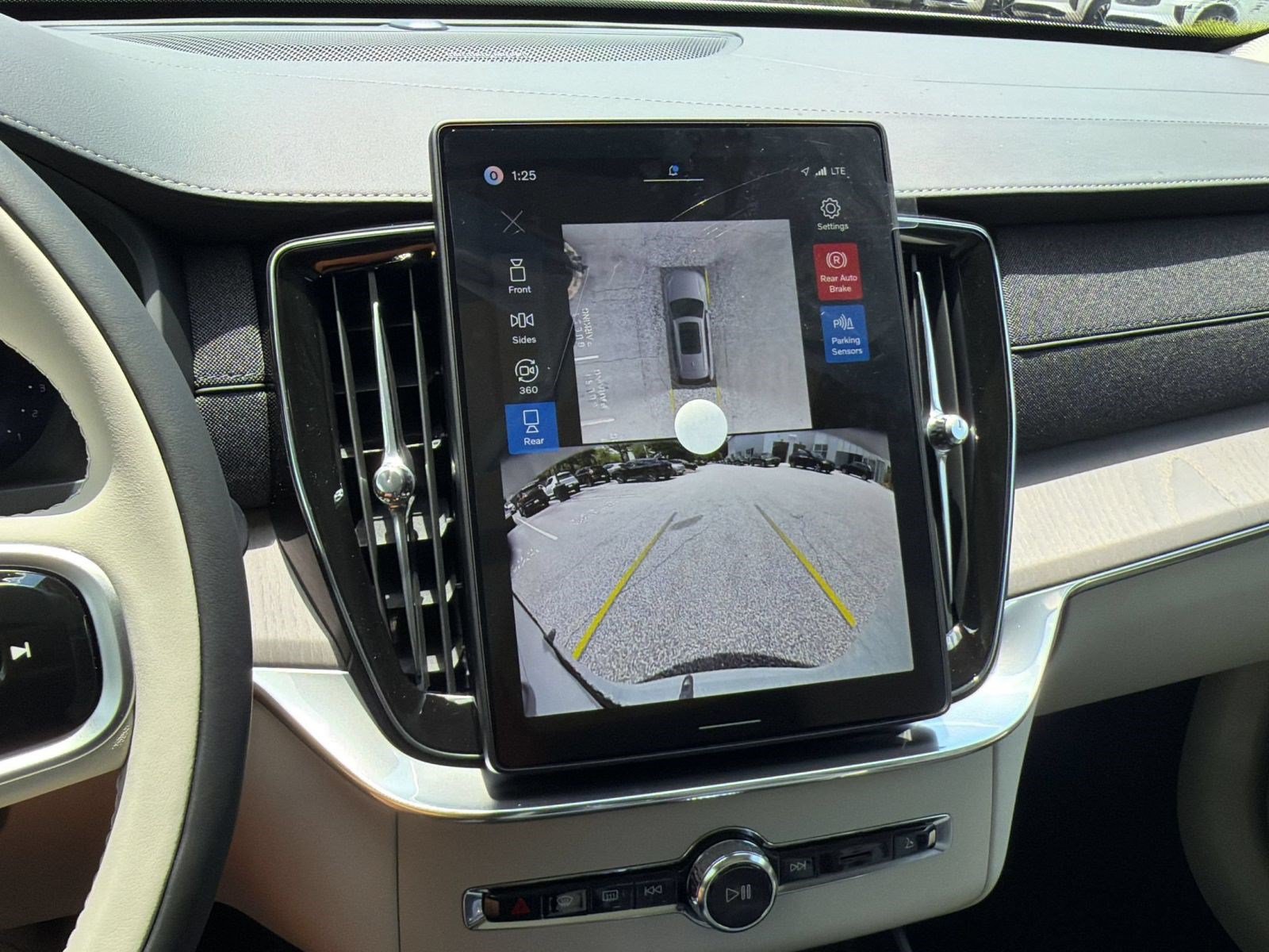 New 2026 Volvo XC90 B6 Ultra w/ Protection Package AWD/4WD image 19