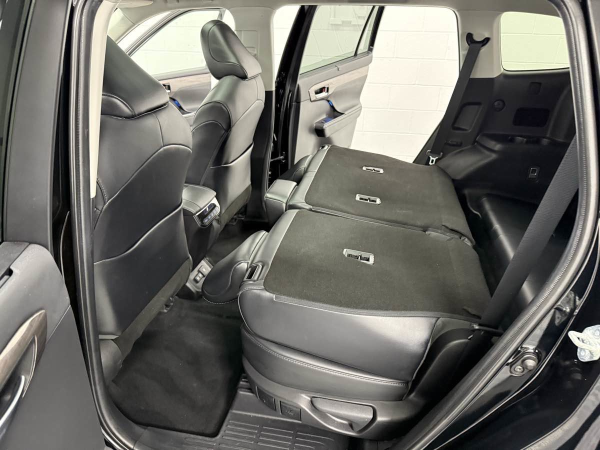 Used 2021 Toyota Highlander Limited image 15