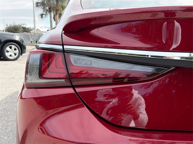 Used 2020 Lexus ES 300h w/ Premium Package image 10