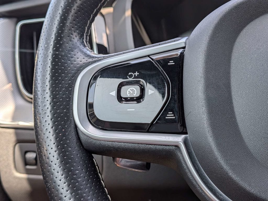 Used 2019 Volvo XC60 T8 R-Design w/ Protection Package Premier AWD/4WD image 38