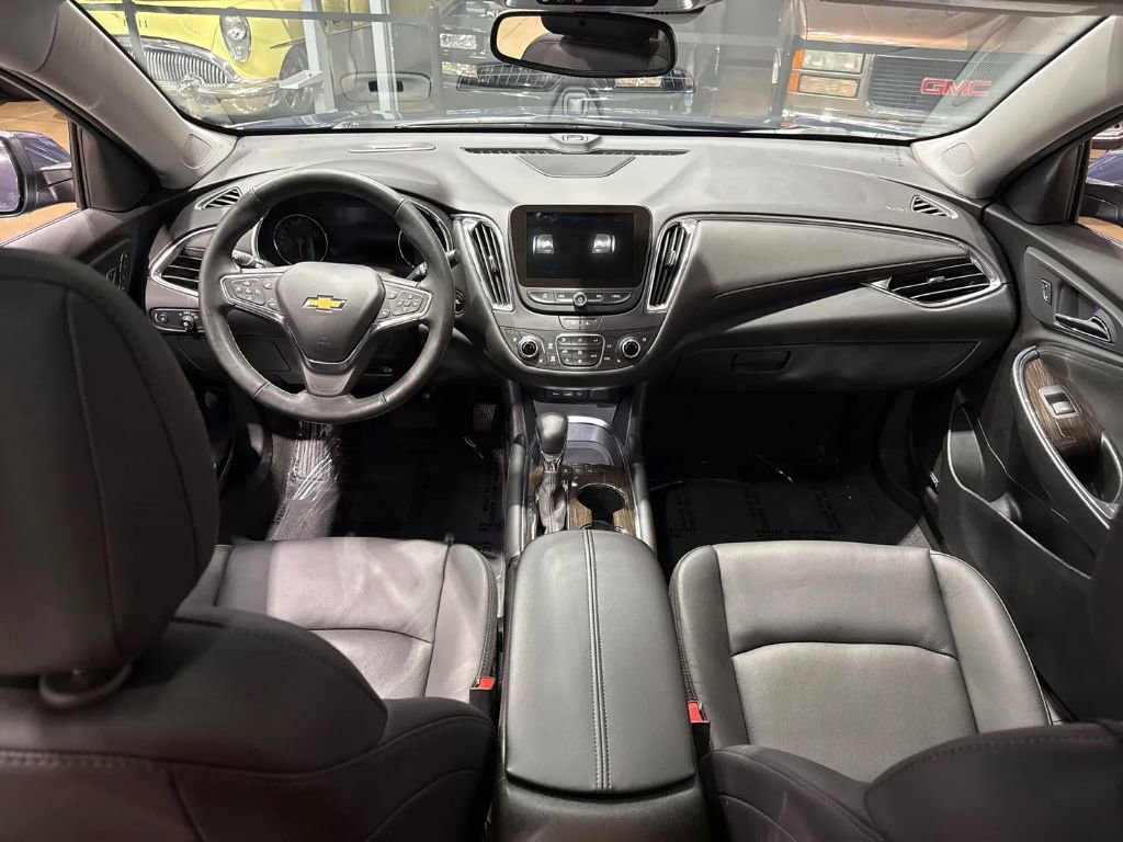 Used 2025 Chevrolet Malibu LT image 18