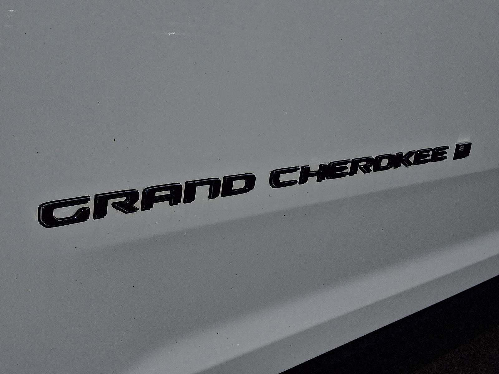 Certified 2023 Jeep Grand Cherokee Limited AWD/4WD image 30