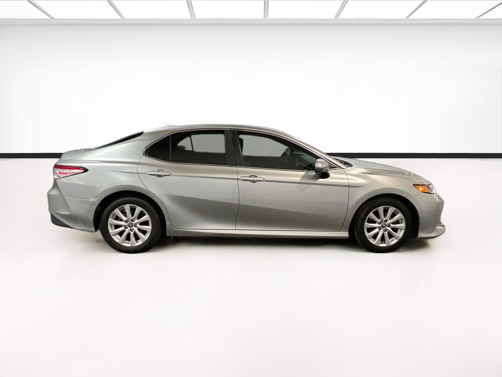 Used 2018 Toyota Camry LE FWD image 22