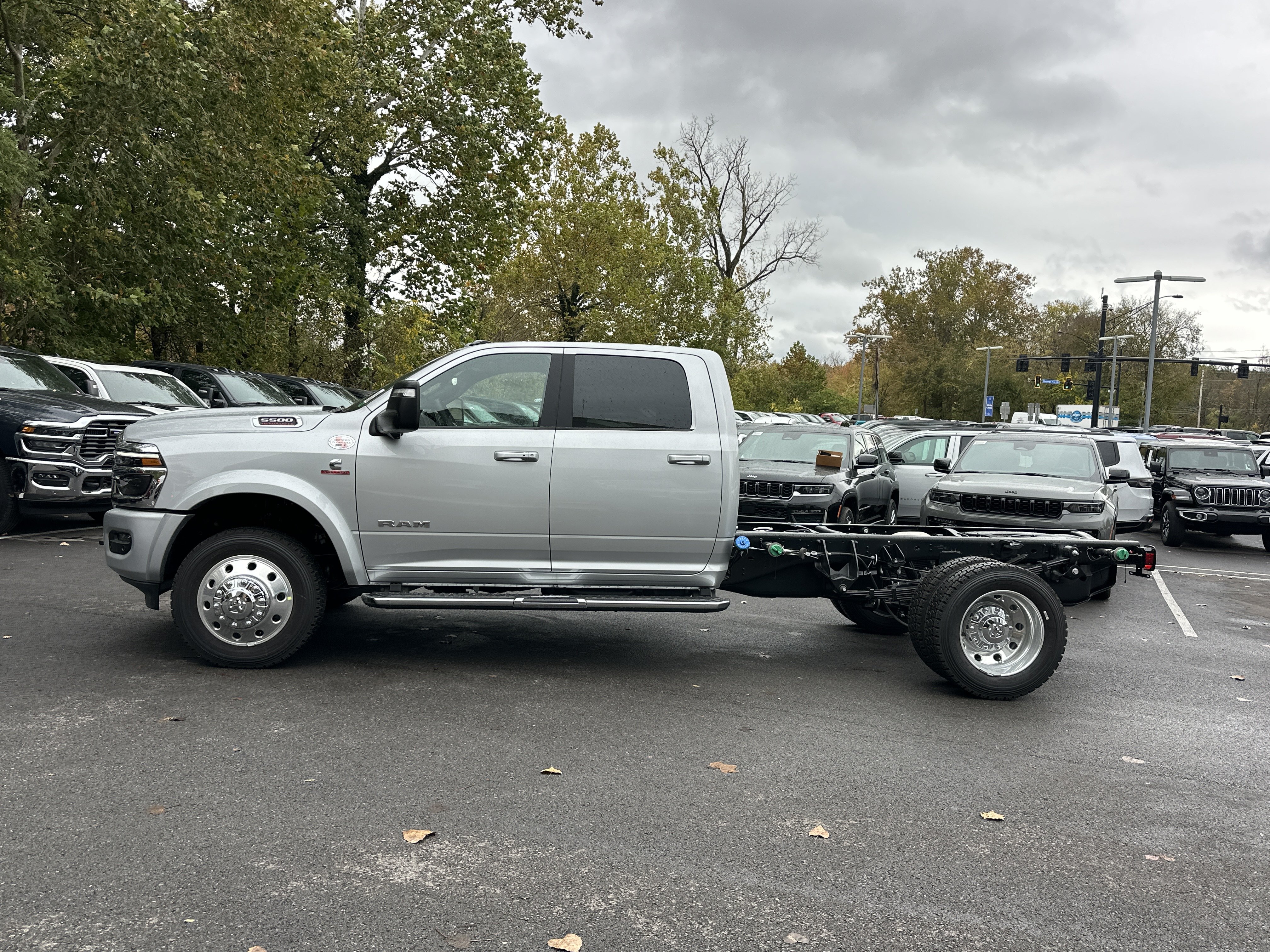 New 2027 RAM 5500 4x4 Crew Cab image 27