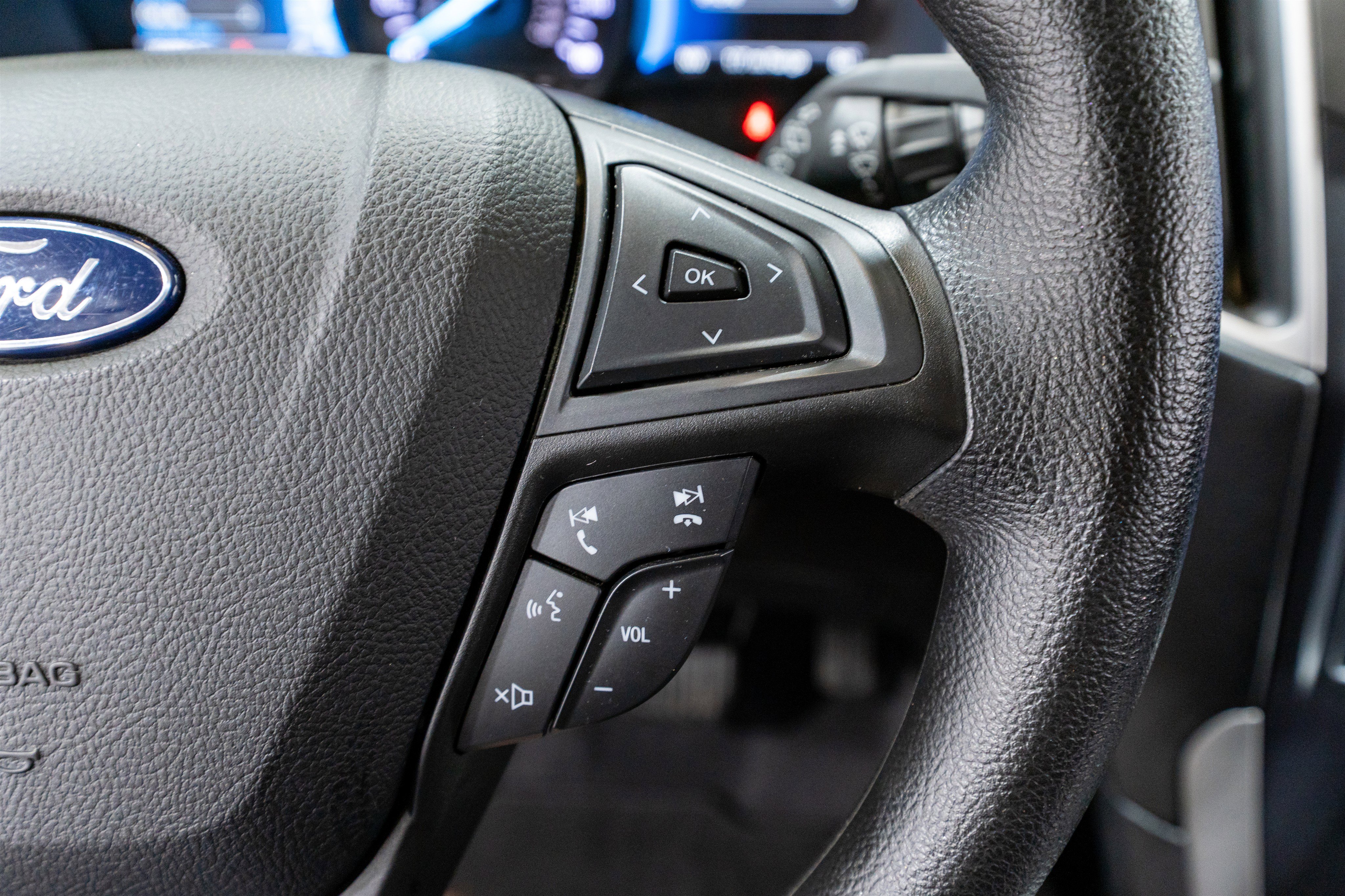 Used 2021 Ford Edge SE image 23