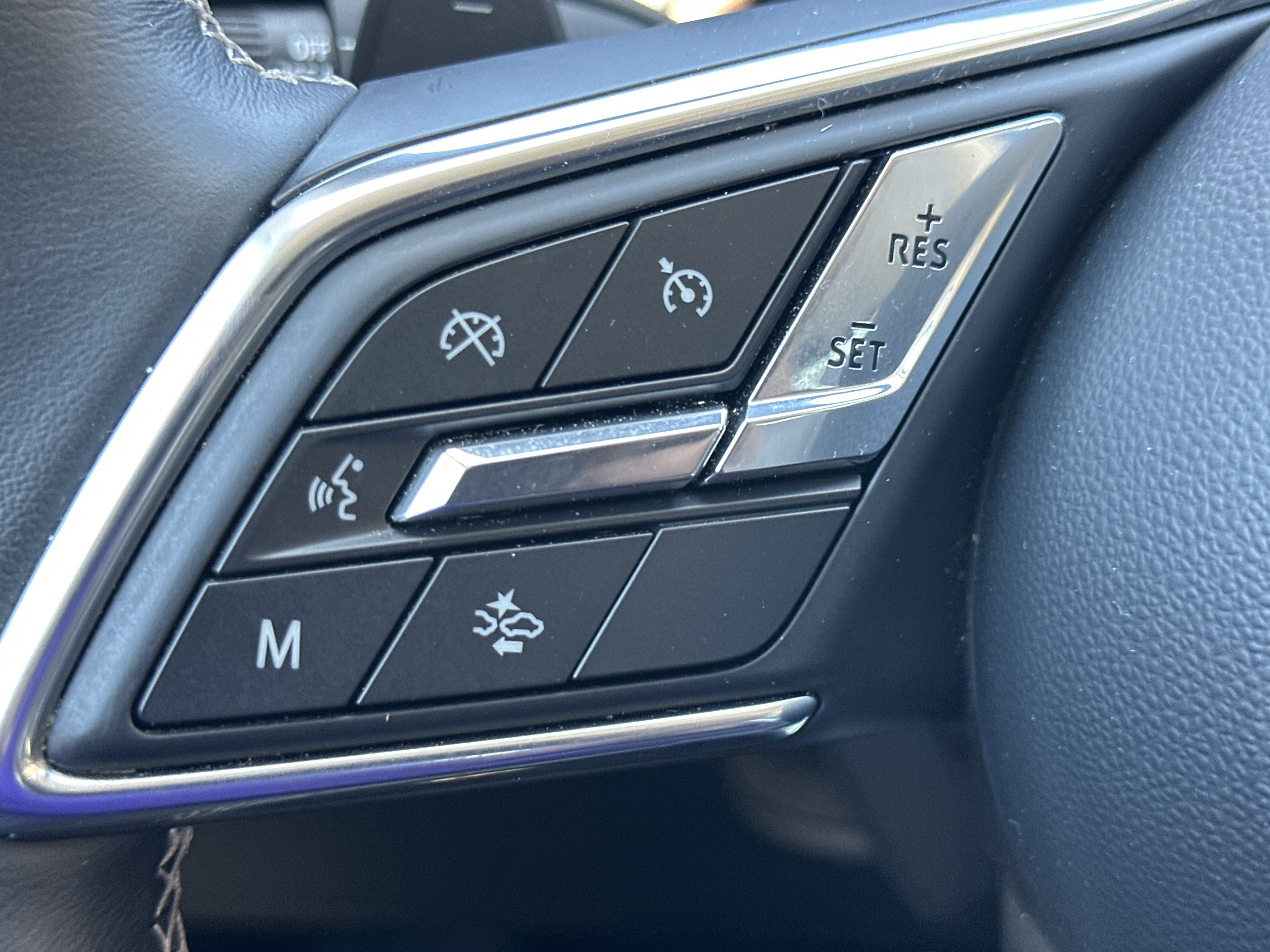 Certified 2025 Buick Envision Sport Touring AWD/4WD image 25