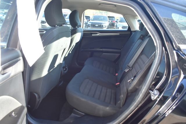 Used 2017 Ford Fusion SE w/ Fusion SE Technology Package FWD image 33