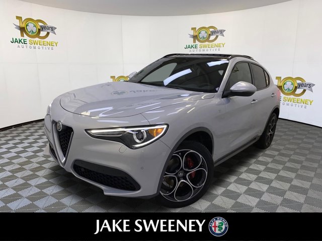 Used 2023 Alfa Romeo Stelvio Ti image 4