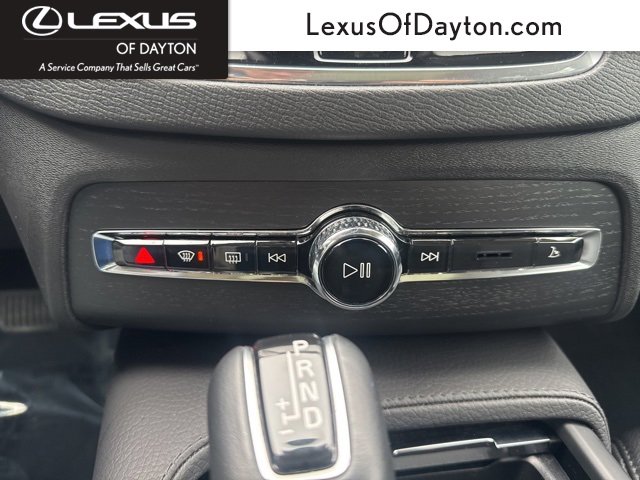 Used 2020 Volvo XC90 T6 Momentum w/ Protection Package Premier image 25