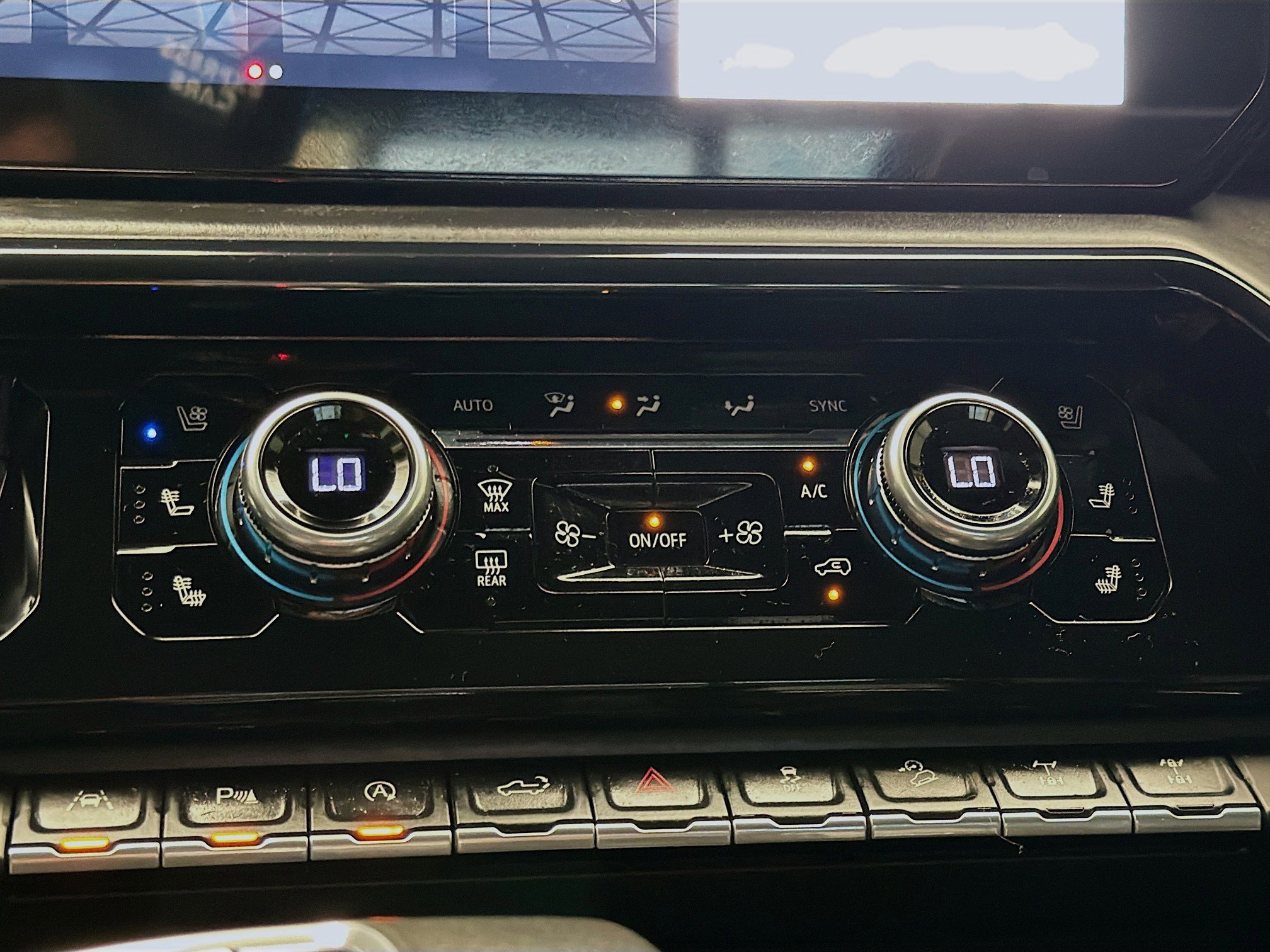 Used 2022 GMC Sierra 1500 AT4X image 10