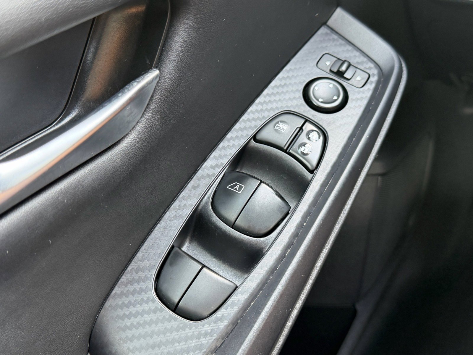 Certified 2024 Nissan Sentra SV FWD image 26