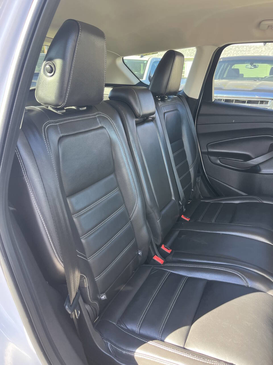 Used 2019 Ford Escape Titanium image 10