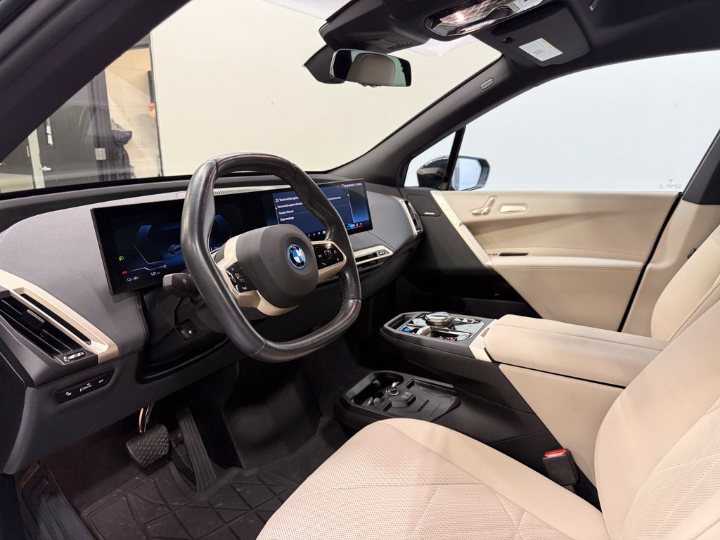 Used 2024 BMW iX xDrive50 w/ Premium Package AWD/4WD image 11