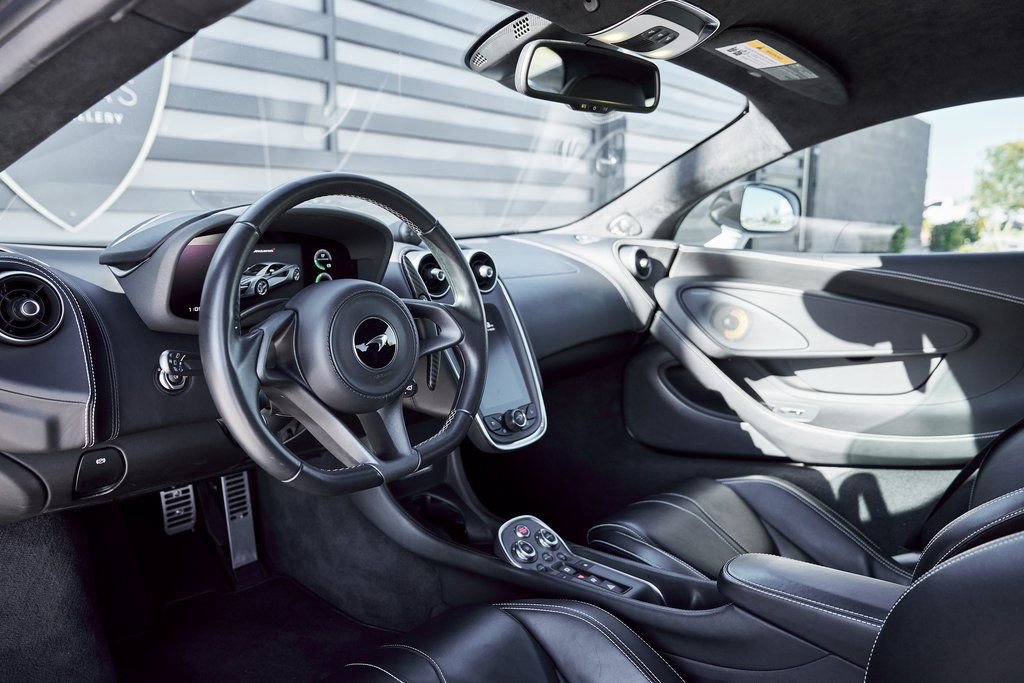 Used 2020 McLaren 570S Coupe image 3