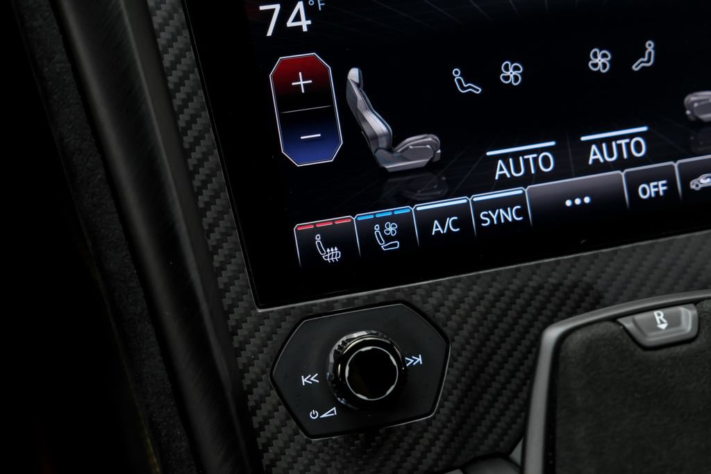 Used 2023 Lamborghini Urus Performante AWD/4WD image 27
