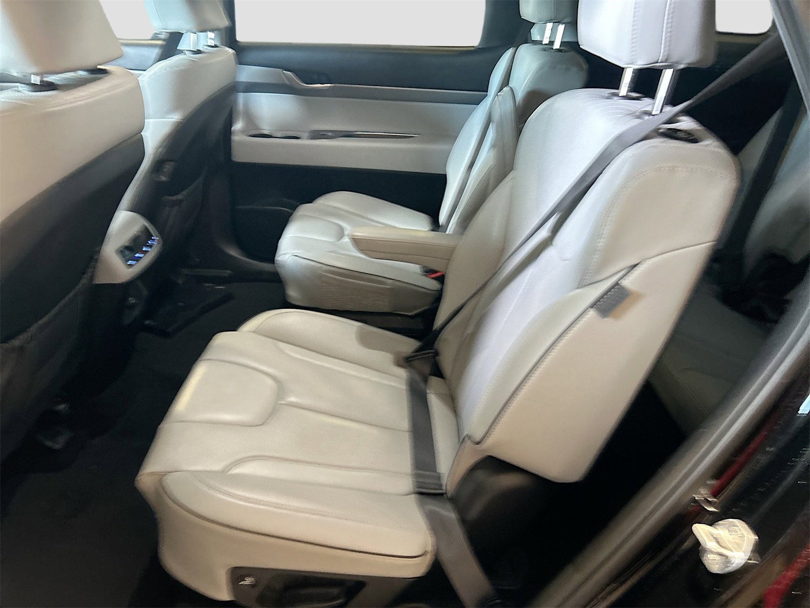 Used 2023 Hyundai Palisade SEL image 25
