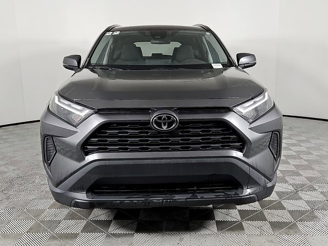 Used 2022 Toyota RAV4 XLE w/ Convenience Package image 2