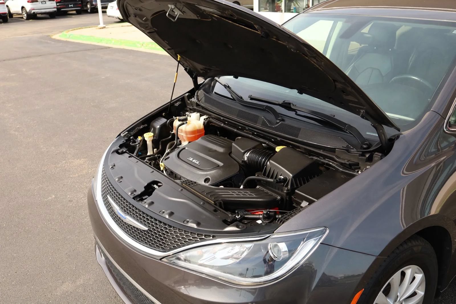 Used 2018 Chrysler Pacifica Touring-L FWD image 66