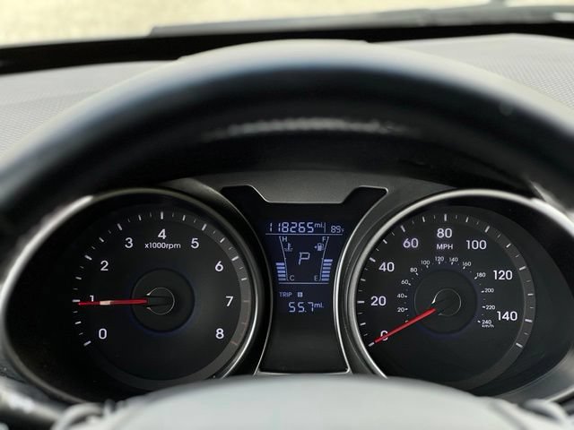 Used 2017 Hyundai Veloster FWD image 31