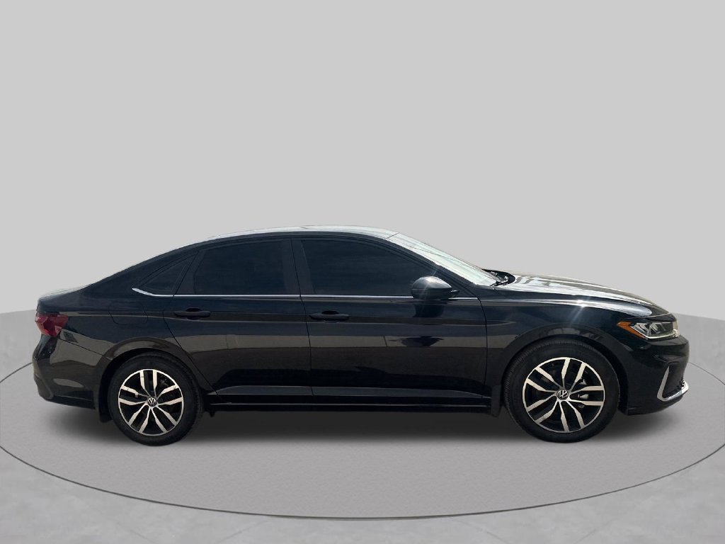Used 2025 Volkswagen Jetta SE FWD image 36
