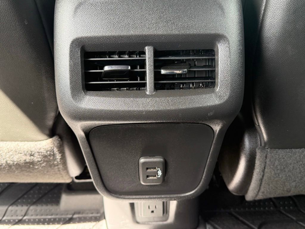 Used 2023 Chevrolet Equinox RS w/ RS Leather Package AWD/4WD image 20