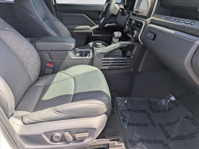 Used 2024 Toyota Tacoma Limited w/ Limited Package (LT) image 20