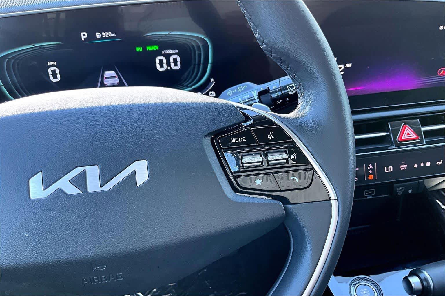 Used 2024 Kia Niro EX image 24