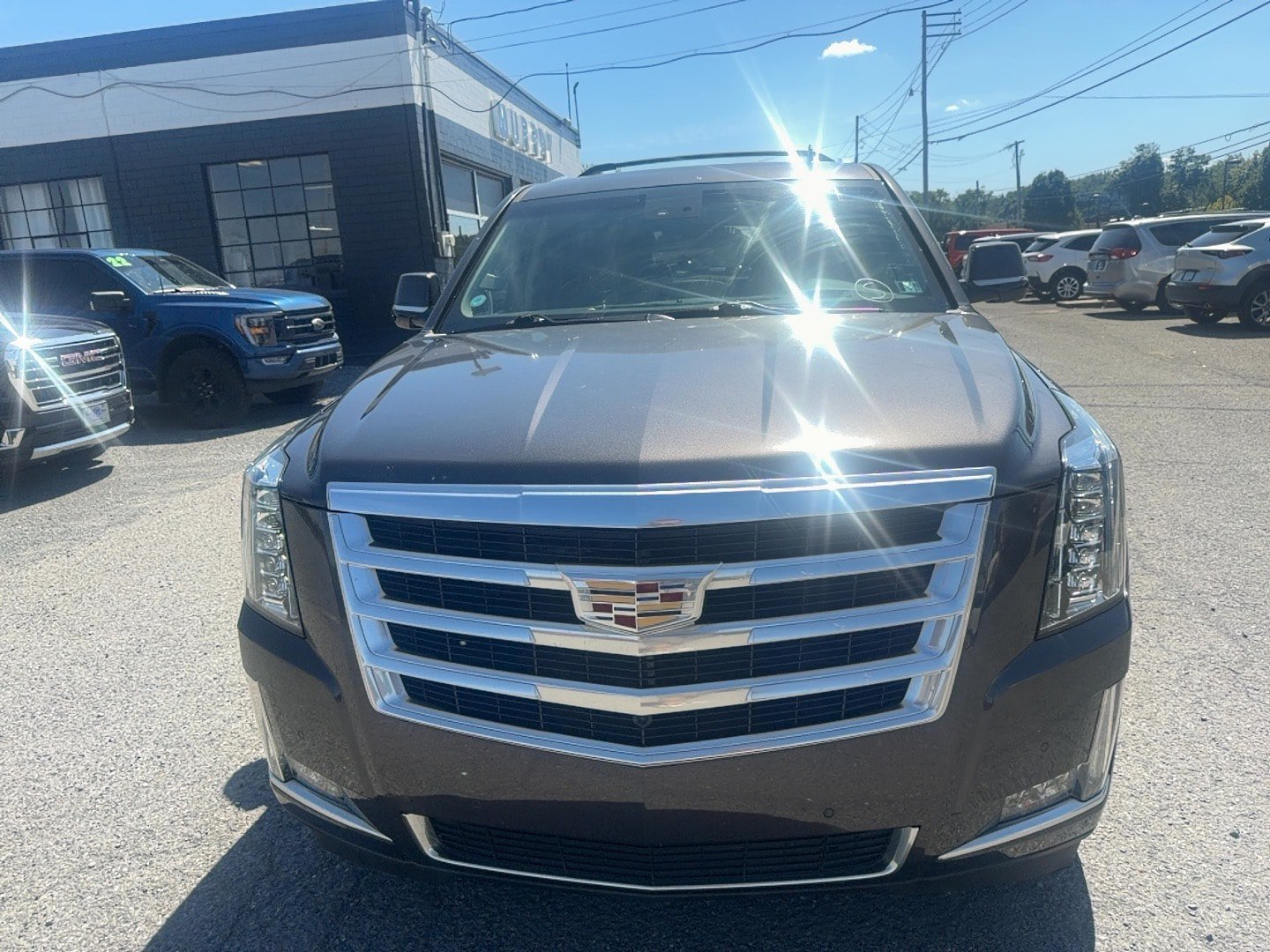 Used 2016 Cadillac Escalade Luxury AWD/4WD image 8