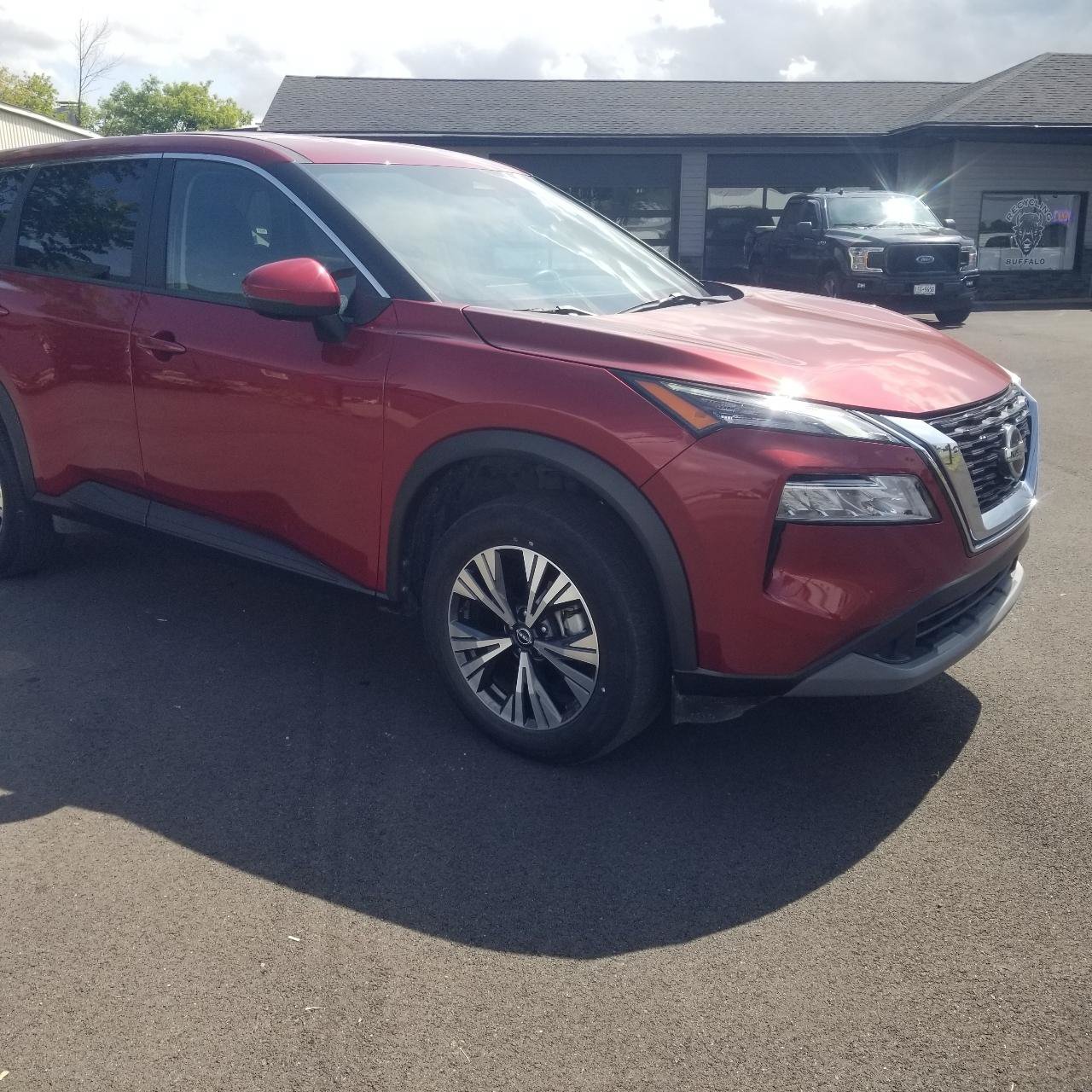 Used 2022 Nissan Rogue SV AWD/4WD image 7