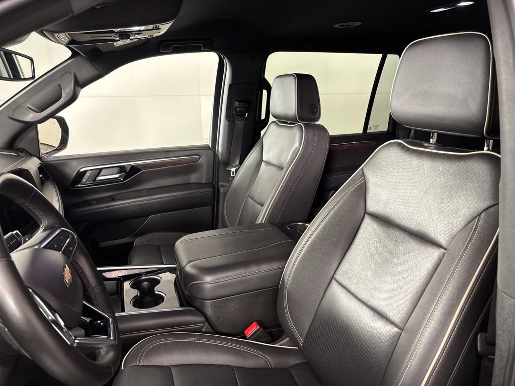 Certified 2025 Chevrolet Suburban Premier RWD image 34