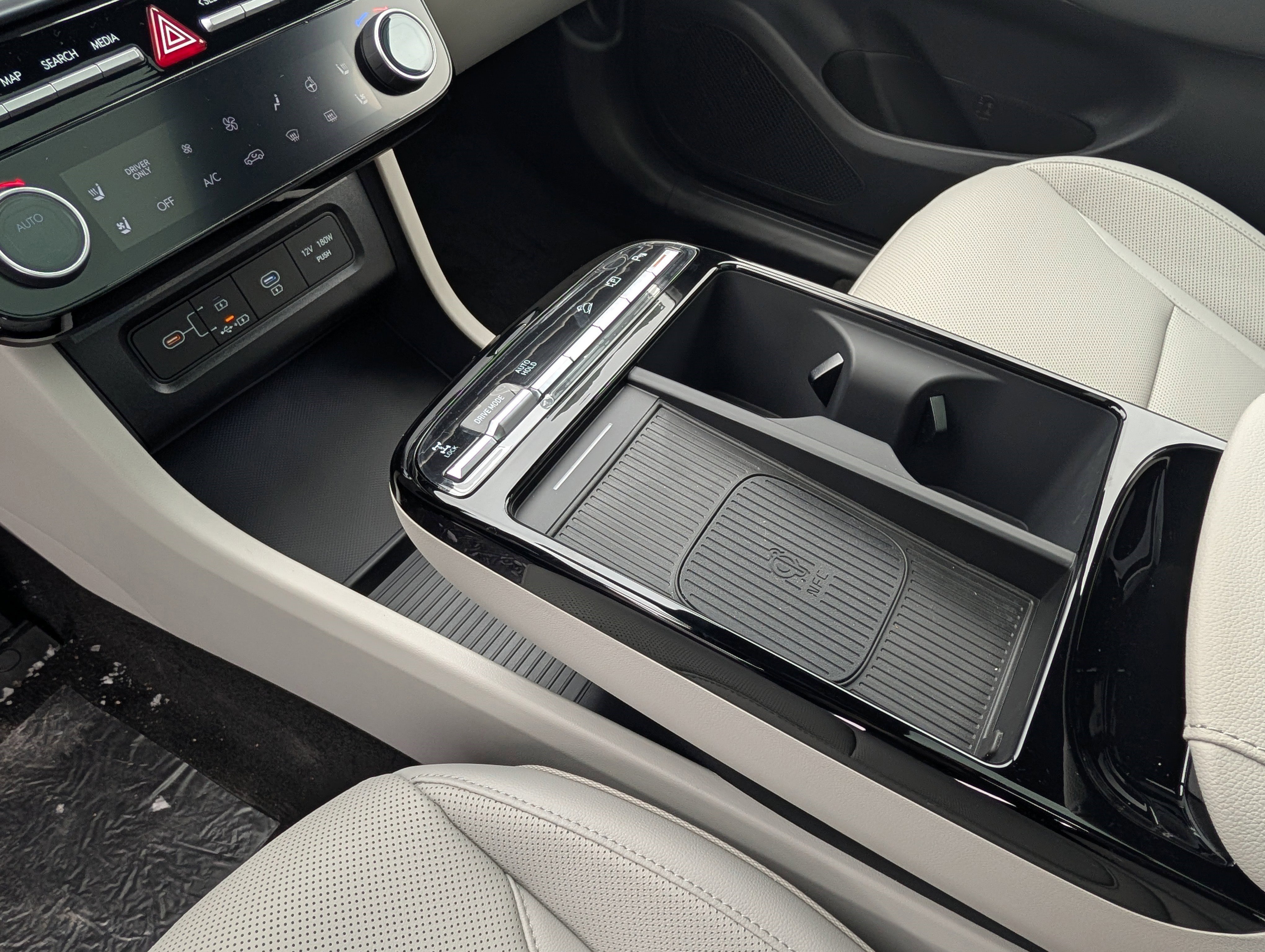 New 2026 Hyundai Tucson Limited image 14