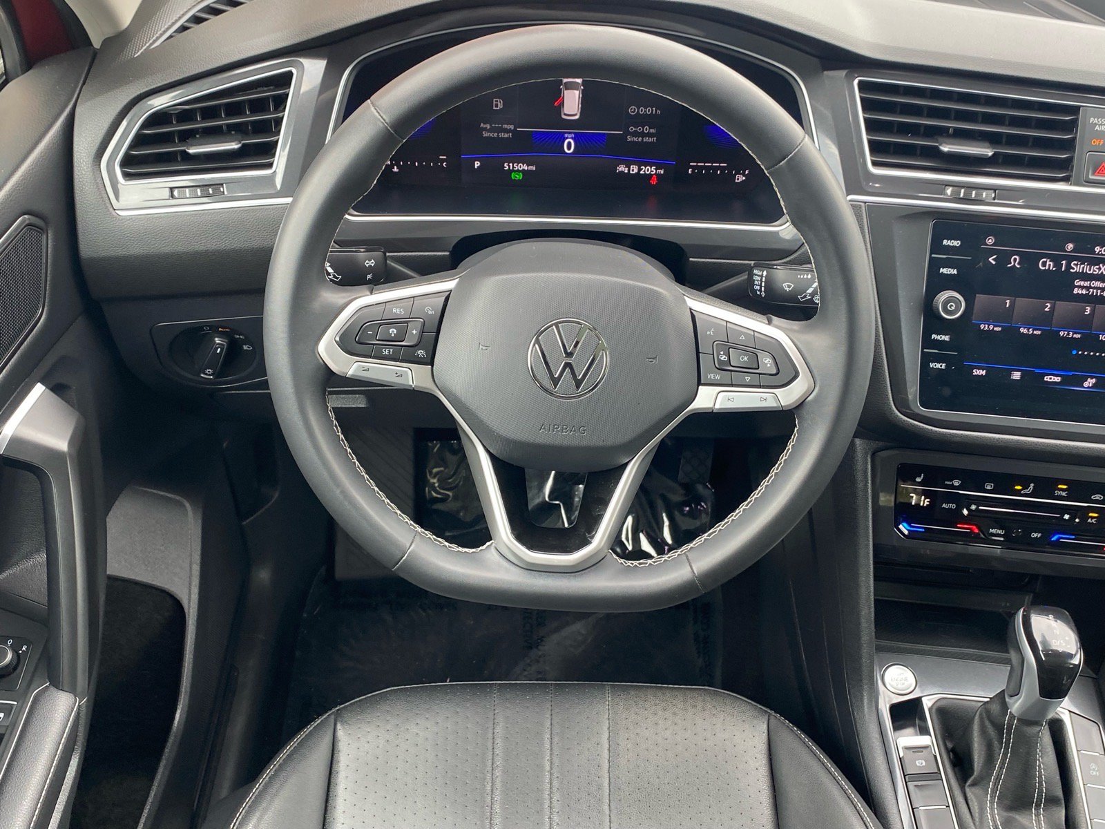 Certified 2023 Volkswagen Tiguan SE w/ Panoramic Sunroof Package FWD image 5