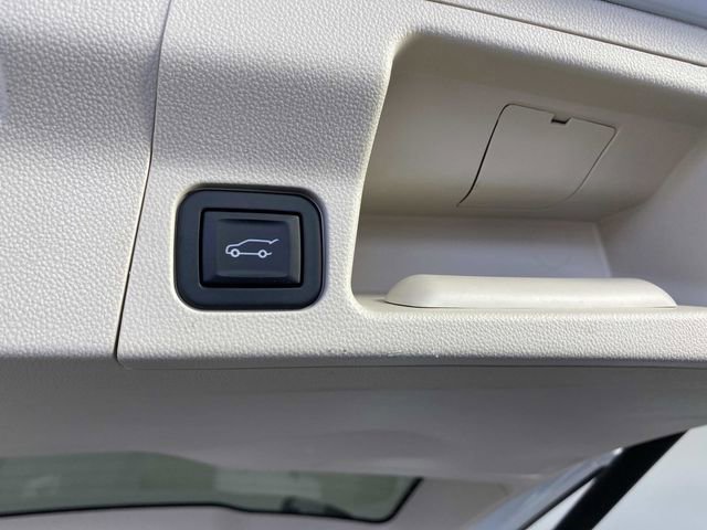 Used 2023 GMC Acadia Denali w/ Denali Ultimate Package AWD/4WD image 10