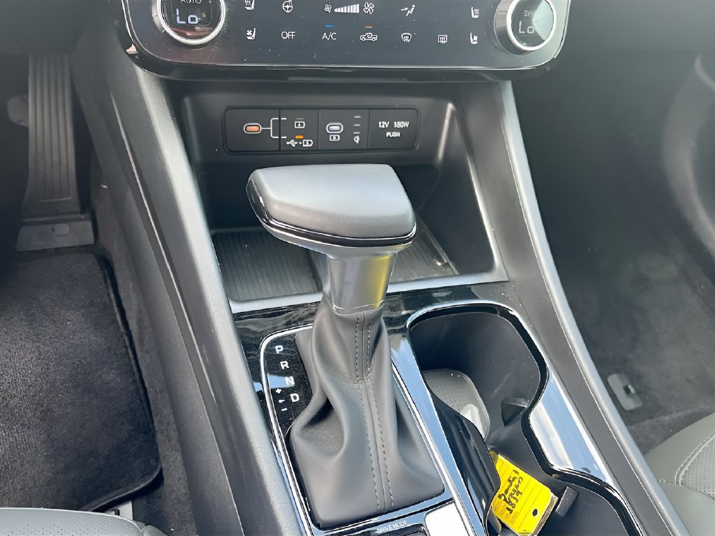 Used 2025 Hyundai Santa Cruz Limited AWD/4WD image 17