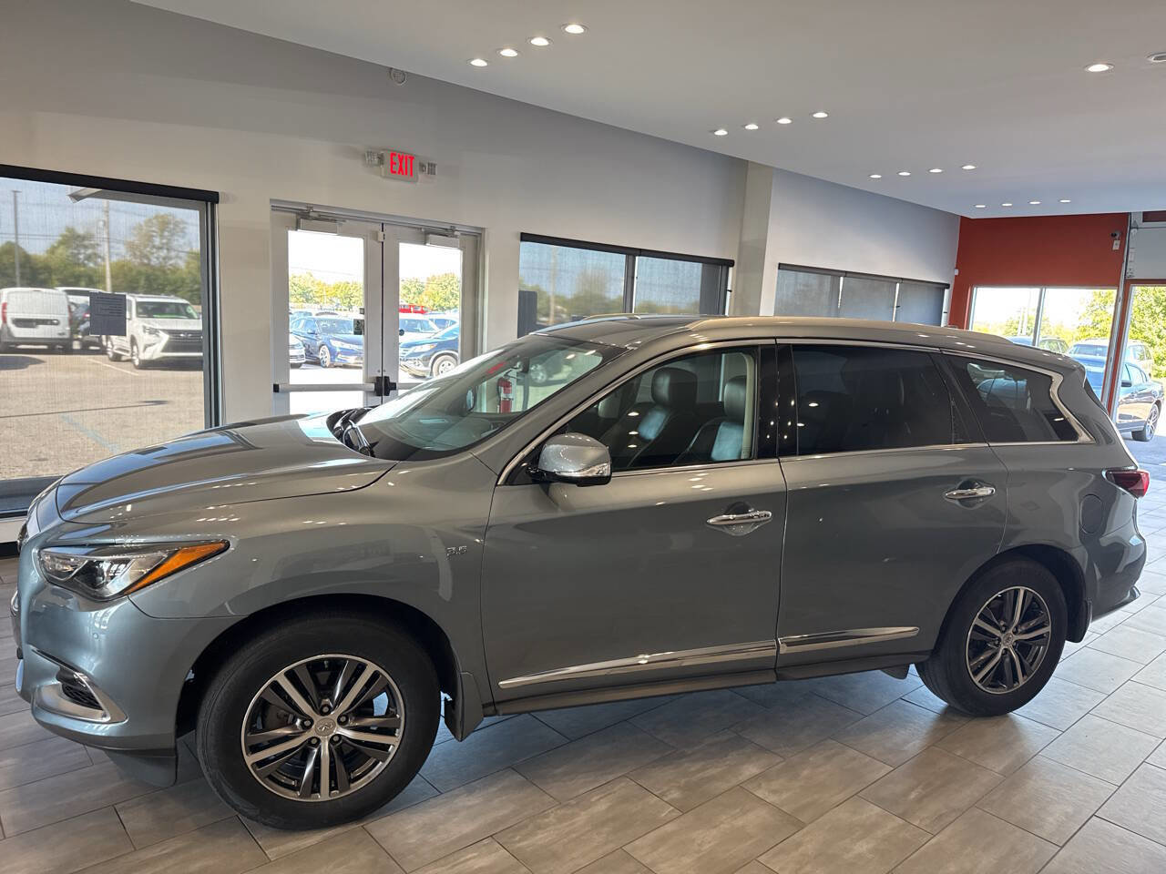 Used 2017 INFINITI QX60 FWD w/ Premium Plus Package image 8