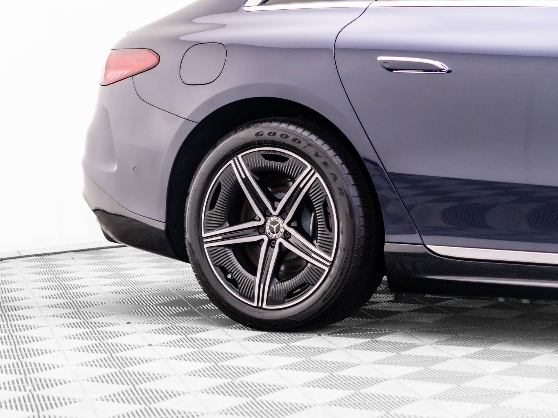 Used 2023 Mercedes-Benz EQS 580 4MATIC Sedan image 37