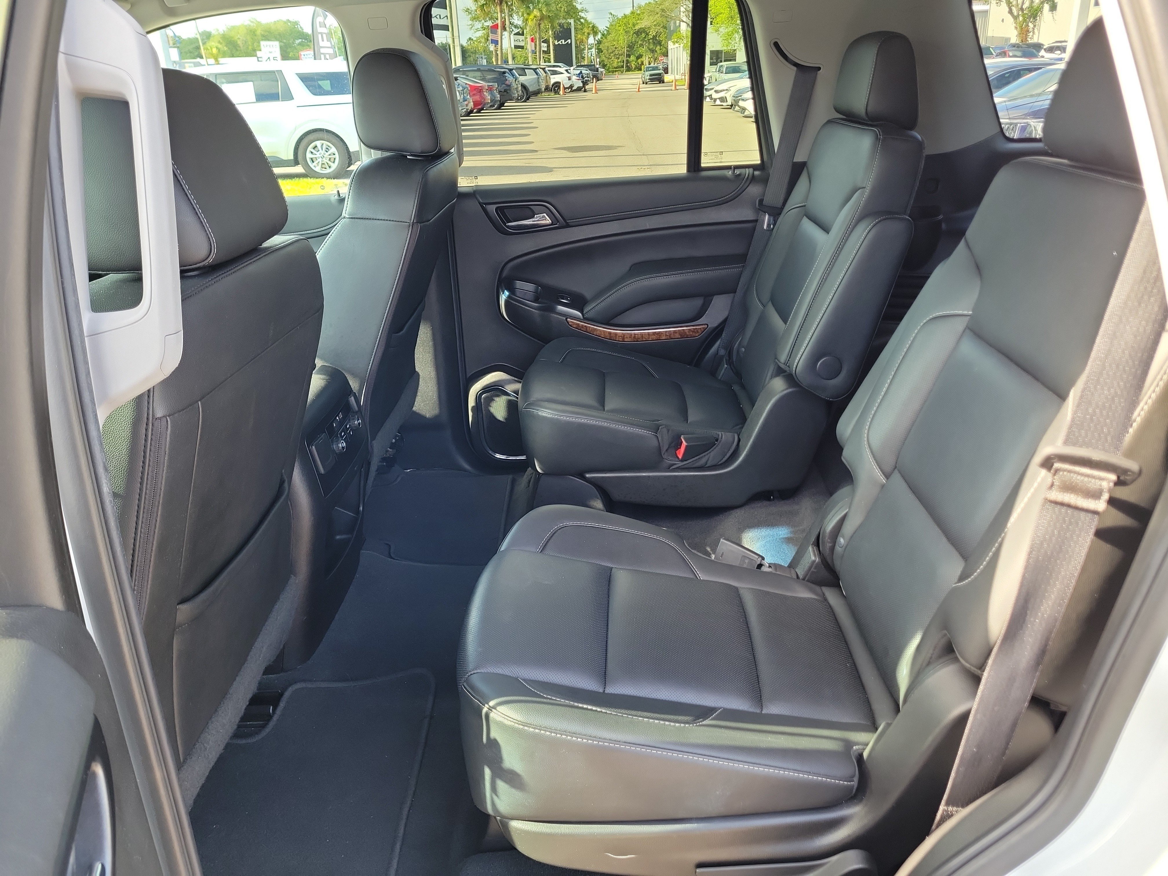 Used 2019 Chevrolet Tahoe Premier RWD image 16