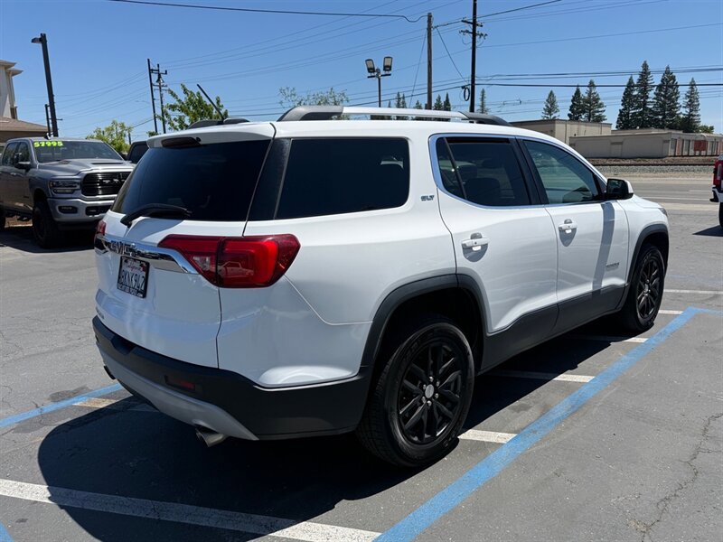 Used 2018 GMC Acadia SLT FWD image 4