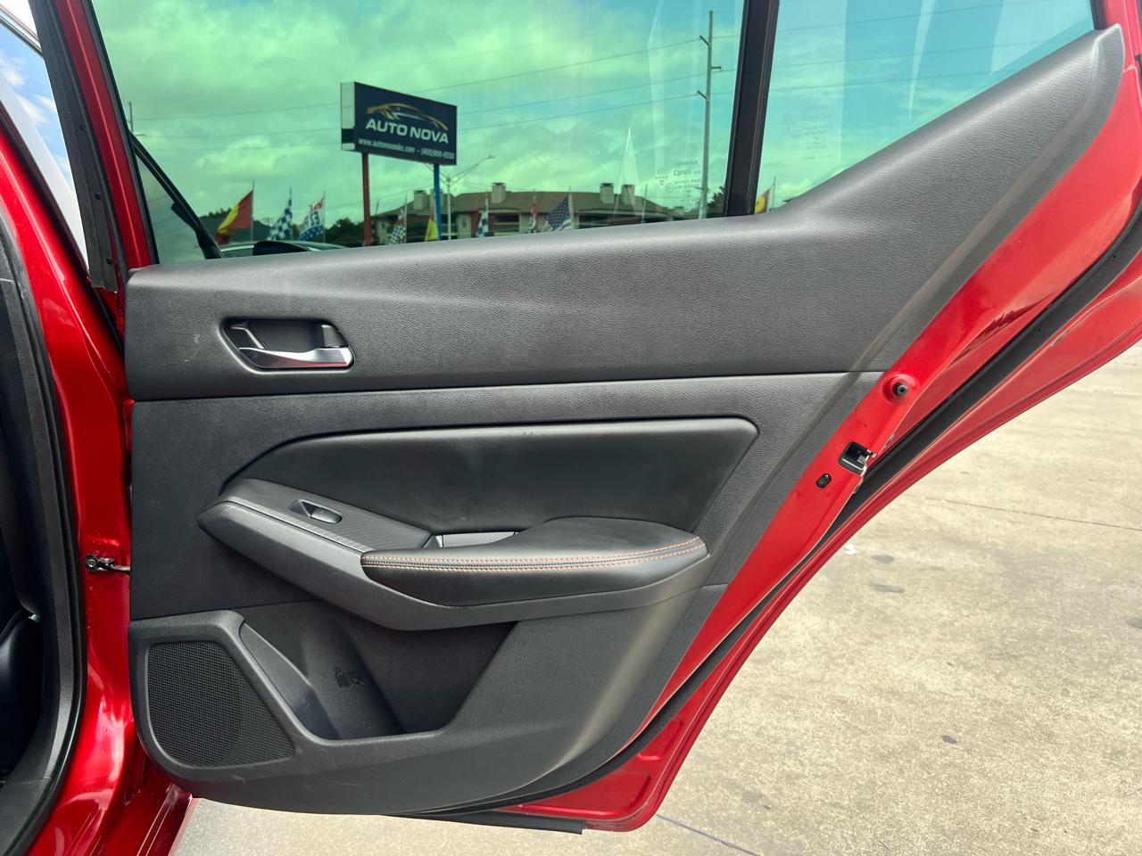 Used 2019 Nissan Altima 2.5 SR w/ SR Premium Package FWD image 28