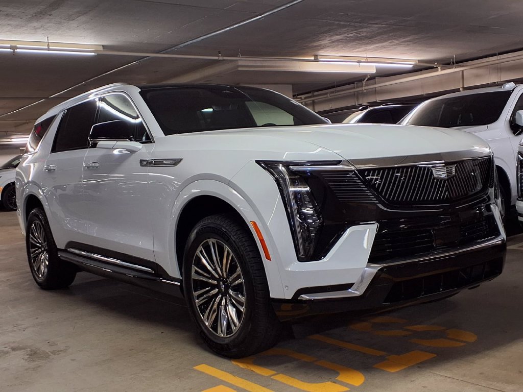New 2026 Cadillac Escalade IQL Luxury AWD/4WD image 3