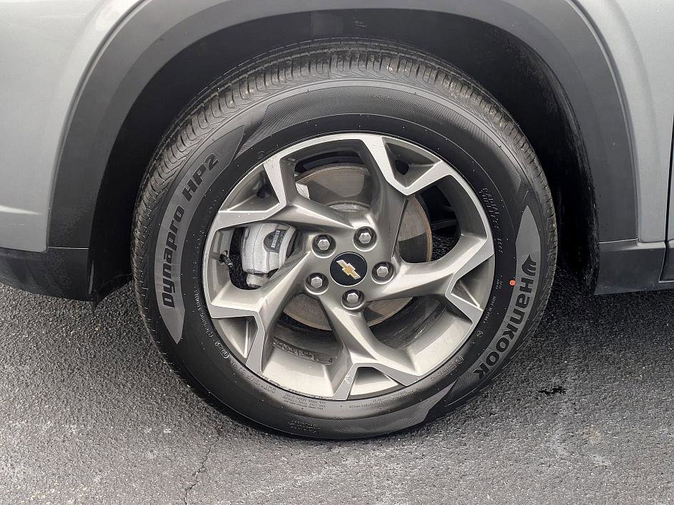 Used 2025 Chevrolet Trax LT image 10