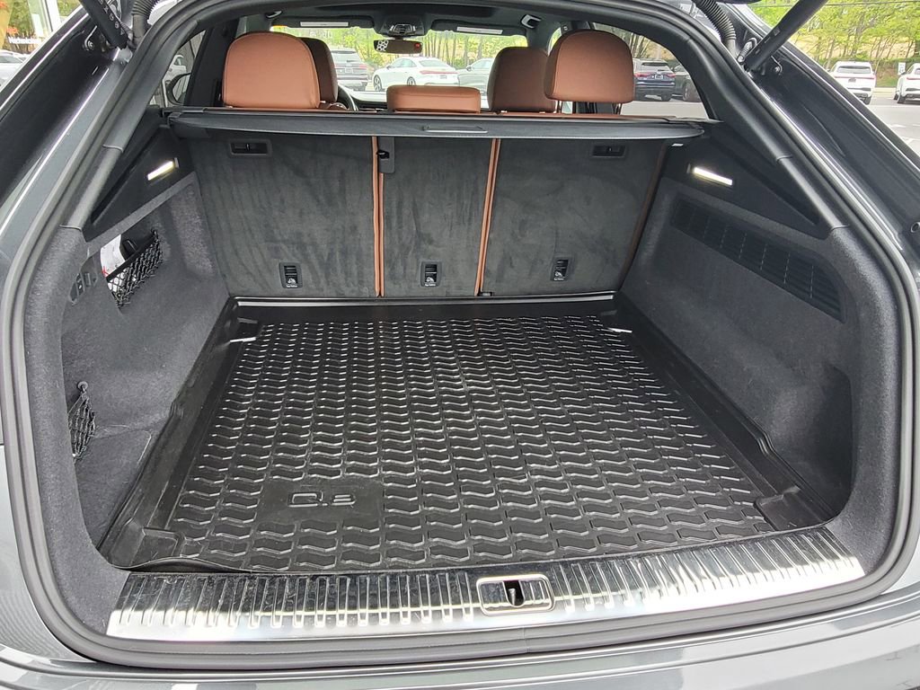 Used 2023 Audi Q8 Prestige AWD/4WD image 7